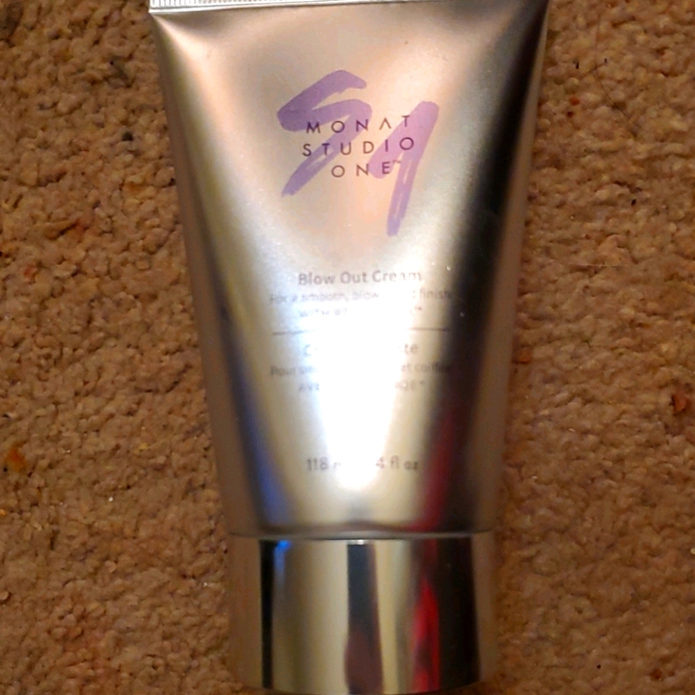 MONAT STUDIO ONE™
BLOW OUT CREAM NBU